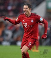 Fussball 1. Bundesliga 15/16: FC Augsburg - FC Bayern Muenchen