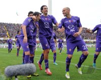 FUSSBALL SERIE A:   Jubel mit Gonzalo Rodriguez , Luca Toni , Borja Valero (v. li. AC Florenz)