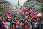 FUSSBALL  1. Liga  FC Bayern  JUBEL  FCB Fans  Marienplatz