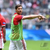 Fussball 1. Bundesliga 16/17: Xabi Alonso (FC Bayern Muenchen)