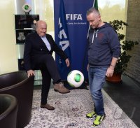 FIFA Praesident Joseph S. Blatter (Schweiz) trifft Eros Ramazzotti&Acirc;&nbsp;(Italien)