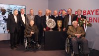 Fussball 1. Bundesliga Saison 18/19: Gruppenbild der Doubelsieger 1969 des FC Bayern Muenchen