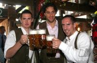 Fussball 1. Bundesliga: FCB auf dem Oktoberfest