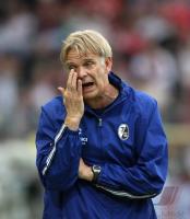 Fussball 2. Bundesliga SC Freiburg   Trainer Volker Finke