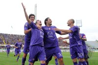 FUSSBALL SERIE A:   Jubel mit Gonzalo Rodriguez , Luca Toni , Borja Valero (v. li. AC Florenz)