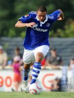 FUSSBALL, 1. BUNDESLIGA, SAISON 2010/2010: Schalke: EDU Einzelaktion