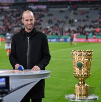 Fussball DFB Pokal 2. Runde 16/17: FC Bayern Muenchen - FC Augsburg