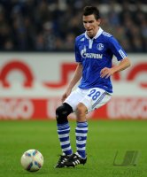 Fussball 1. Bundesliga, Saison 2011/2012: FC Schalke 04, Moritz am Ball
