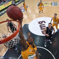 Basketball 1. Bundesliga 14/15 Hauptrunde:  Walter Tigers Tuebingen - Telekom Baskets Bonn