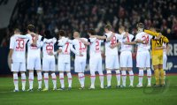 Fussball 1. Bundesliga, Saison 2011/2012: FC Augsburg trauert um dem ermordeten Polizisten