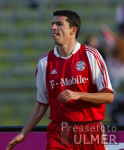 Fussball 1. Bundesliga Bayern-Rostock; Makaay streckt die Zunge raus