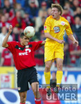 Fussball 1. Bundesliga: Leverkusen - Rostock, Zweikampf