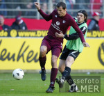Fussball 1. Bundesliga: Lautern - Koeln, Zweikampf