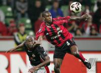 Fussball Uefa Cup: Leverkusen - Sofia, Zweikampf