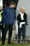FUSSBALL UEFA CUP  FC B Manager  Kreuzer (li)  mit Vizeprsidentin Gigi Oeri