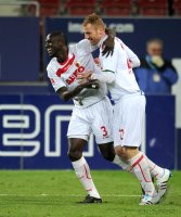 2. Fussball Bundesliga : JUBEL mit Gibril Sankoh, Lukas Sinkiewicz (v.li., FC Augsburg)