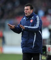 Fussball 1. Bundesliga : Trainer Dieter Hecking (1 FC Nuernberg)