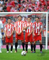 Fussball 1. Bundesliga: Diego Contento, Mario Gomez, Miroslav Klose, Mark van Bommel (v. li., FCB)