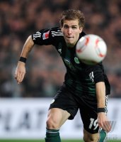 Fussball: 1. Bundesliga Saison 2010/2011: Wolfsburg, PEKARIK am Ball
