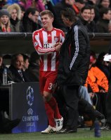 Fussball Champions League: Toni Kroos wird von Trainer Louis van Gaal ausgewechselt (FC Bayern Muenchen)