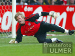 Fussball 1. Bundesliga: Dortmund - Bayern, KAHN am Boden