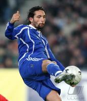 Fussball 1. Bundesliga: Schalke, KURANYI Einzelaktion