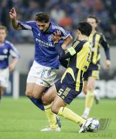 Fussball Champions League: Schalke - Istanbul, Zweikampf