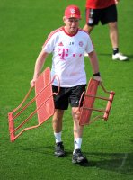 Fussball 1. Bundesliga 11/12: FC Bayern Muenchen Training in Doha