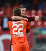 Fussball 1. Bundesliga, Saison 2012/2013: Jubel nach dem Sieg mit Per Nilsson und  Torwart Patrick Rakovsky  (v. re.,1 FC Nuernberg)