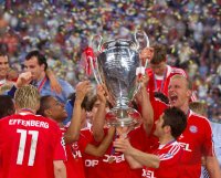 FUSSBALL CHAMPIONSLEAGUE FINALE 2000/2001:  JUBEL FC Bayern Muenchen