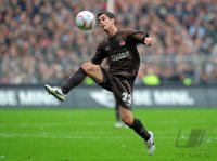 Fussball, 1. Bundesliga, Saison 2010/2011: St. Pauli: BARTELS am Ball