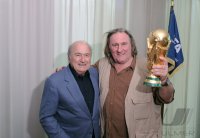 Fussball  International  FIFA Praesident Blatter (Schweiz) und Schauspieler Depardieu (Frankreich)