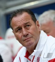 Fussball 1. Bundesliga Saison 14/15: Trainer Huub Stevens (VfB Stuttgart)