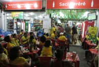FUSSBALL WM 2014; Brasilianische Fans schauen WM Spiel Brasilien - Kolumbien