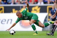 FUSSBALL 1. BUNDESLIGA, Wolfsburg: DEJAGAH Einzelaktion