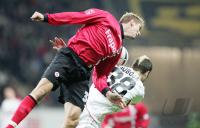 Fussball 1. Bundesliga: Frankfurt - Stuttgart, Zweikampf