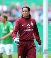 FUSSBALL  DFB Pokal 1. Hauptrunde 2011: Torwart Tim Wiese (SV Werder Bremen)