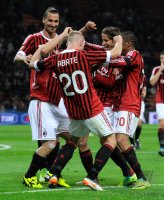 FUSSBALL SERIE A:  Zlatan Ibrahimovic, Ignazio Abate, Robinho (v. li., AC Mailand)