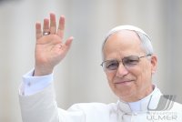 Papst Leo XIV. bei der woechentlichen Generalaudienz auf dem Petersplatz