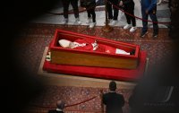 Vatikan / Rom: Trauer nach dem Tod von Papst Franziskus I.