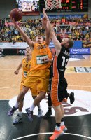 Basketball 1. Bundesliga 14/15 Hauptrunde:  Walter Tigers Tuebingen - ratiopharm Ulm