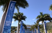 FUSSBALL 63. FIFA  Kongress auf Mauritius 2013: Schmuckbild Kongressfahnen vor SVICC