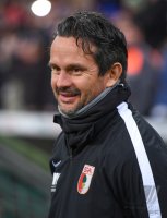 Fussball DFB Pokal 2. Runde 16/17: FC Bayern Muenchen - FC Augsburg