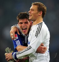 Fussball: 1. Bundesliga Saison 2010/2011, Schalke - St. Pauli