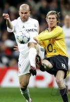 Fussball CL: Madrid - Arsenal, Zweikampf