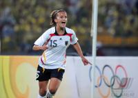 FUSSBALL  Olympia 2008  Halbfinale Frauen Deutschland - Japan