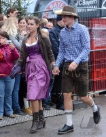 FUSSBALL 1. BUNDESLIGA:  Toni Kroos mit Freundin Jessica