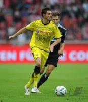 Fussball 1. Bundesliga : Damien Le Tallec (li, Borussia Dortmund) gegen Dennis Diekmeier (re, Hamburger SV)