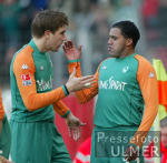 FUSSBALL 1. Bundesliga JUBEL; Abklatschen;  Ailton (re) und Ivan Klasnic