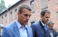 Fussball: DFB Delegation besucht KZ in Auschwitz, 01.06.2012